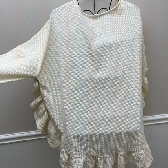 Doe & Rae Ruffled Top - Picture 3 of 4